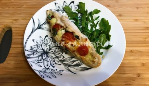 Kurinoe file zapechennoe s syrom i pomidorami cherri PP recept