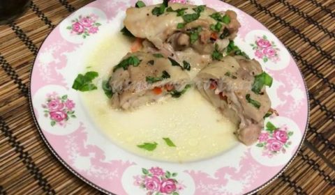 Kurinoe file s bolgarskim percem zapechennoe s sy'rom i bazilikom