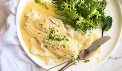 File beloi ryby zapechennoe v slivochnom souse s limonom